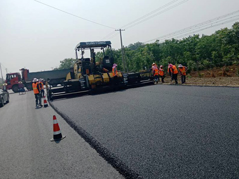 肥東縣店埠至石塘公路改造工程02標(biāo)瀝青砼路面順利完工