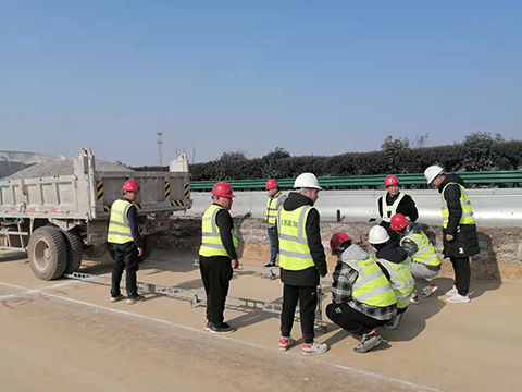 合六葉高速改擴建項目06標二工區(qū)順利完成全線土石方路基交驗